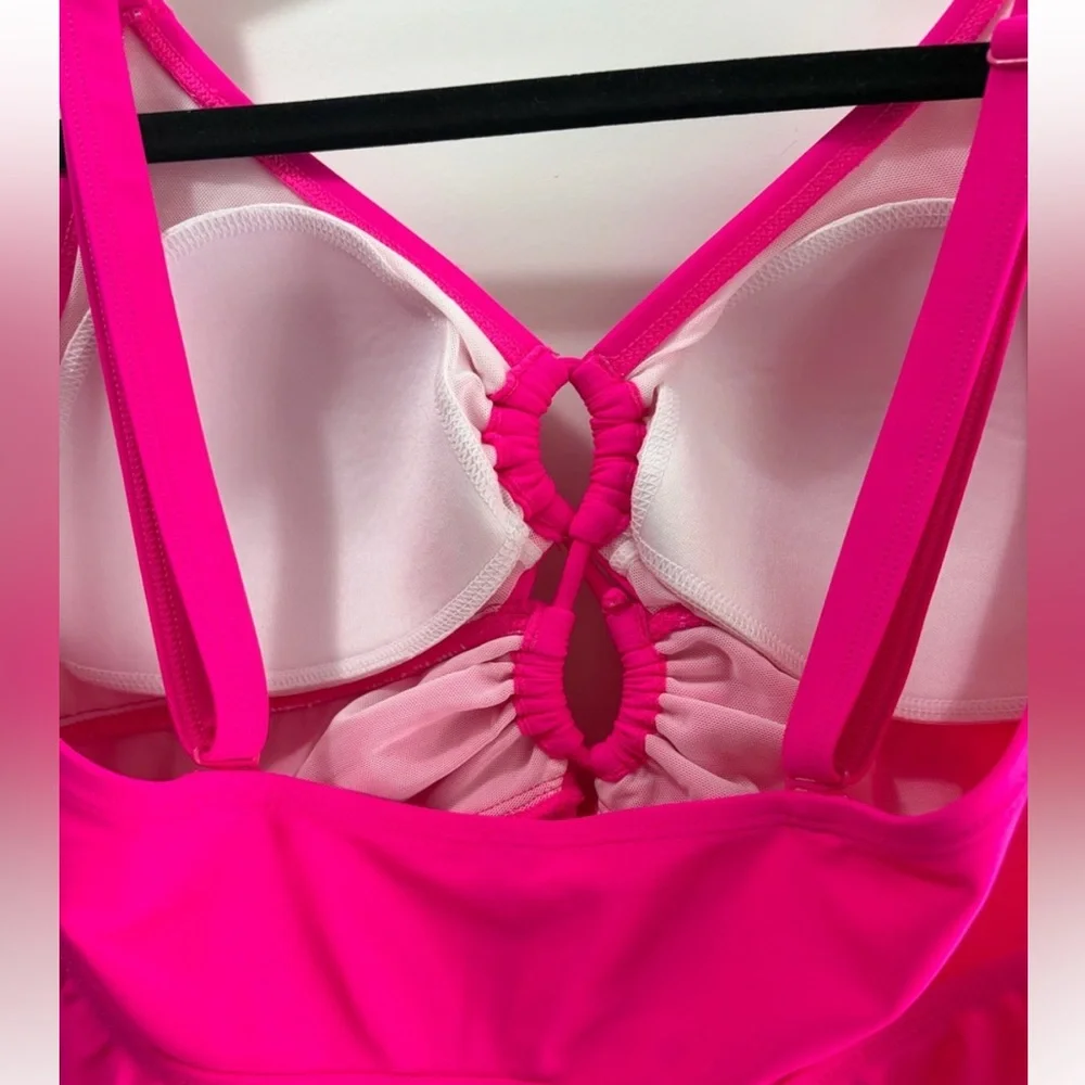 TORRID Bright Pink Cross-Back Ruched Tankini Top size 2 (2X, 18/20) NWT